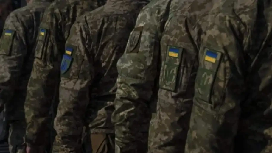 85% українців назвали "ухилянтами" заброньованих активістів та блогерів: "вони мають йти на фронт", – соцопитування