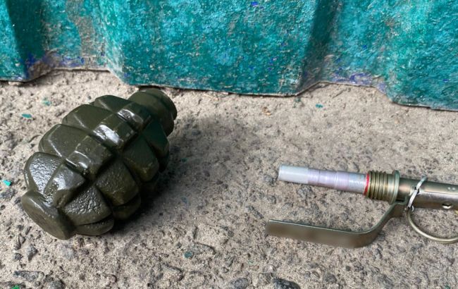 У Харкові чоловік погрожував підірвати гранату в ТЦ: що відомо