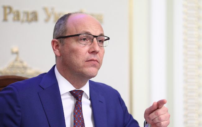 “Залишиться в історії”: як реагують на вбивство Парубія в Україні і світі