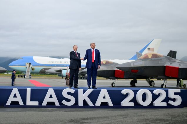 Блог | Президент США розвертається у бік від Заходу і від демократії