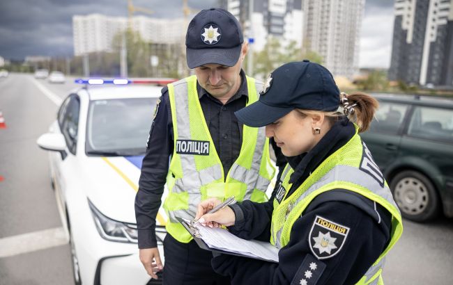 Через ДТП з загиблими перекрито трасу “Львів-Краковець”: у поліції розкрили подробиці