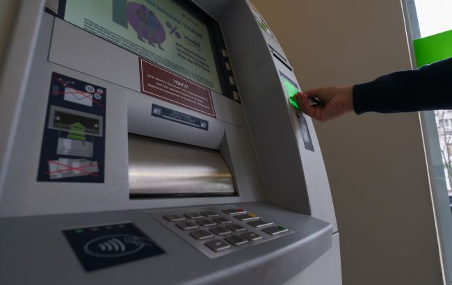Вклади українців зросли майже на 100 млрд гривень: у яких банках і в якій валюті