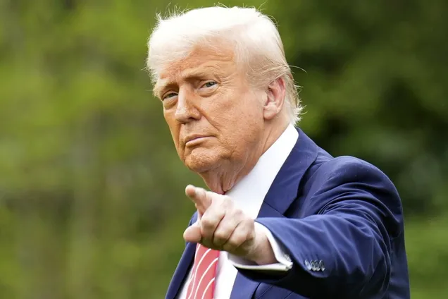 Блог | Тихіше будь! або Де в Трампа малиновий піджак?