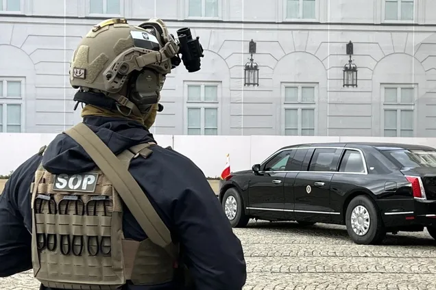 Над урядовими будівлями у Польщі знищили дрон: Туск розповів подробиці