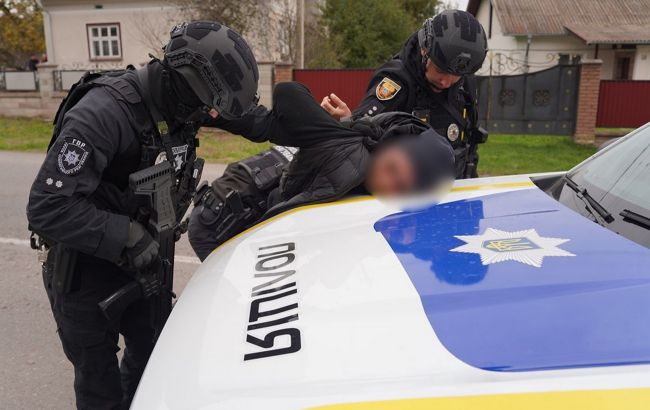 На Тернопільщині автівку ТЦК підрізали на позашляховику і “відбили” мобілізованого