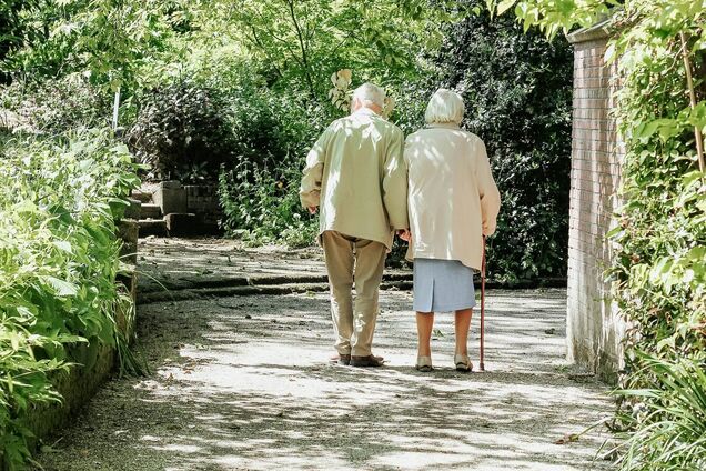За що можуть забрати чи зменшити пенсії українців: озвучено повний перелік причин