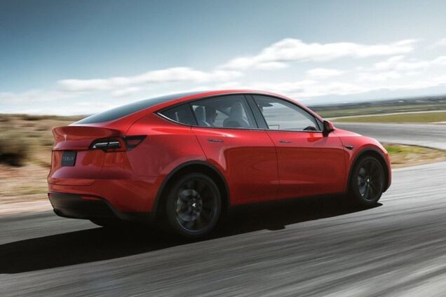 Українці масово купують старі авто: скільки коштує найпопулярніша модель із США