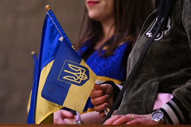 Вартість мобільного зв’язку для українських біженців в Німеччині зміниться: що буде з роумінгом