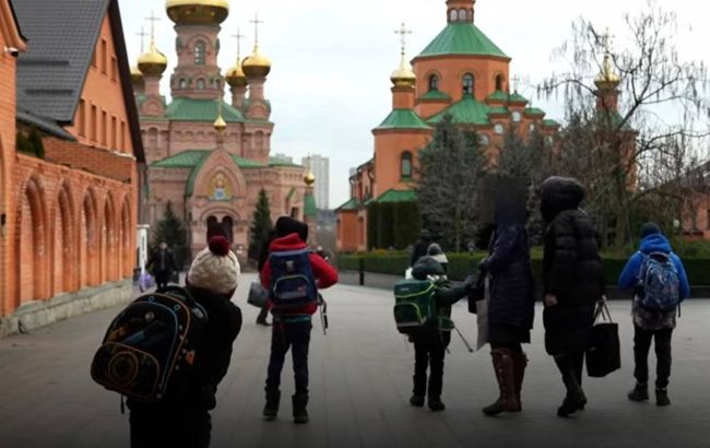 СБУ взялася за підпільну школу при монастирі в Києві після розслідування журналістів